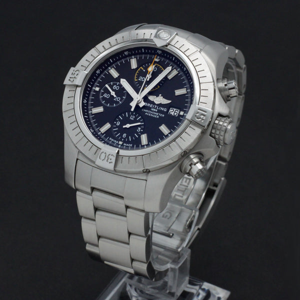 Breitling Avenger A13317 - 2022 - Breitling horloge - Breitling kopen - Breitling heren horloge - Trophies Watches