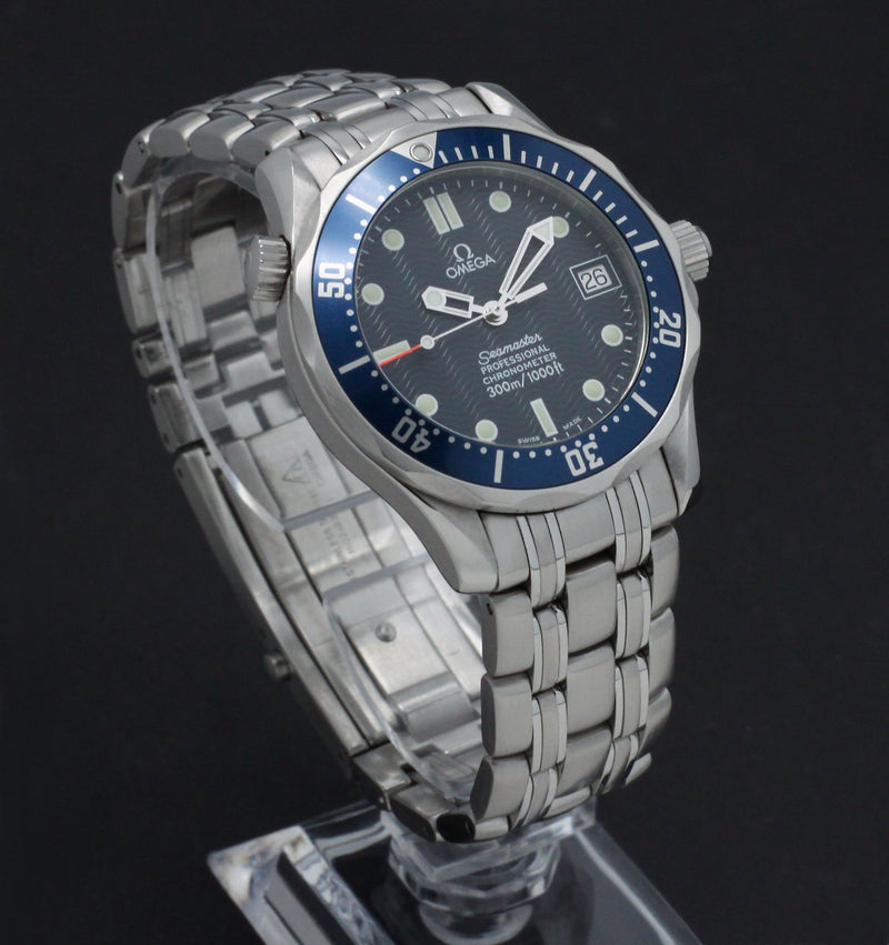 Omega Seamaster Diver 300 M 2551.80.00- 2002 - Omega horloge - Omega kopen - Omega heren horloge - Trophies Watches