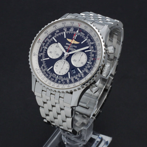 Breitling Navitimer 01 AB0127 - 2017 - Breitling horloge - Breitling kopen - Breitling heren horloge - Trophies Watches