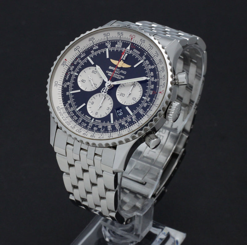 Breitling Navitimer 01 AB0127 - 2017 - Breitling horloge - Breitling kopen - Breitling heren horloge - Trophies Watches