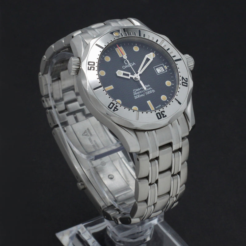 Omega Seamaster Diver 300 M 2562.80.00 - 1996 - Omega horloge - Omega kopen - Omega heren horloge - Trophies Watches