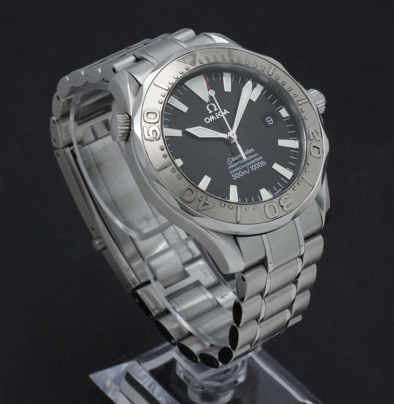 Omega Seamaster Diver 300 M 2230.50.00 - 2006 - Omega horloge - Omega kopen - Omega heren horloge - Trophies Watches