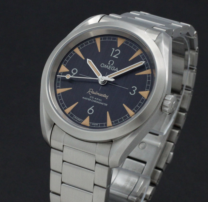 Omega Seamaster Railmaster 220.10.40.20.01.001 - 2023 - Omega horloge - Omega kopen - Omega heren horloge - Trophies Watches