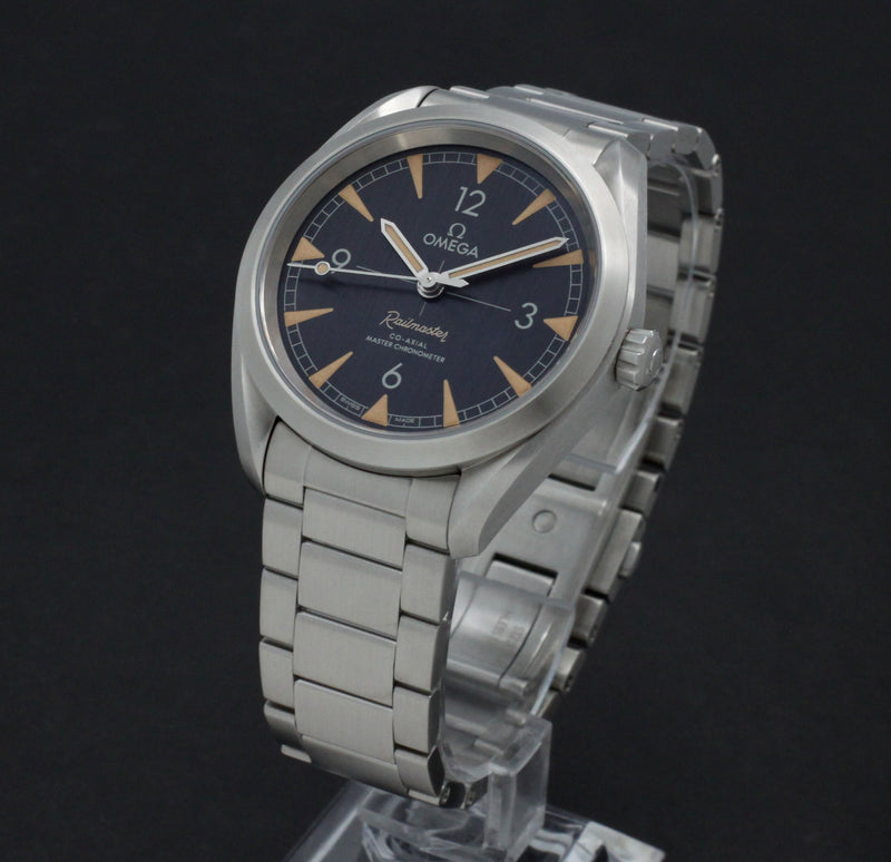 Omega Seamaster Railmaster 220.10.40.20.01.001 - 2023 - Omega horloge - Omega kopen - Omega heren horloge - Trophies Watches