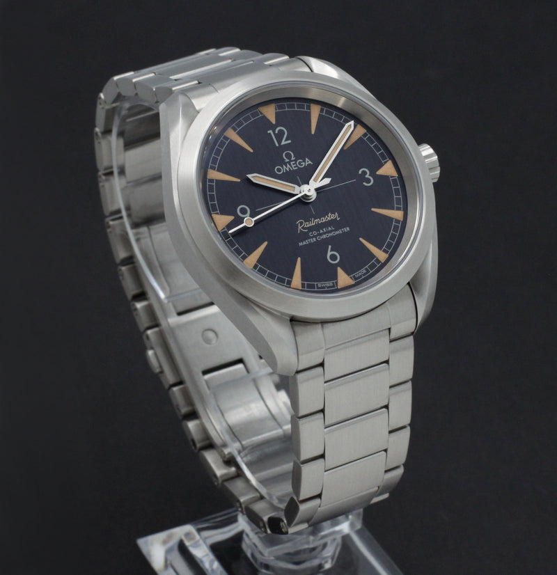 Omega Seamaster Railmaster 220.10.40.20.01.001 - 2023 - Omega horloge - Omega kopen - Omega heren horloge - Trophies Watches