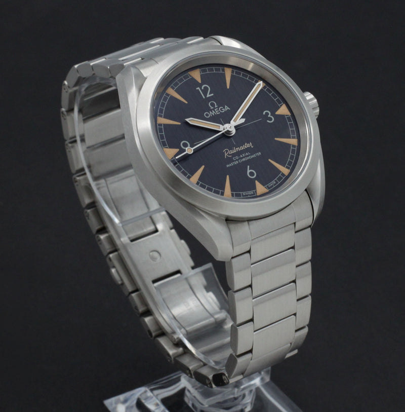 Omega Seamaster Railmaster 220.10.40.20.01.001 - 2023 - Omega horloge - Omega kopen - Omega heren horloge - Trophies Watches