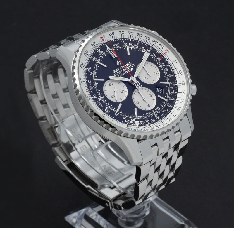 Breitling Navitimer 01 AB0127 - 2022 - Breitling horloge - Breitling kopen - Breitling heren horloge - Trophies Watches