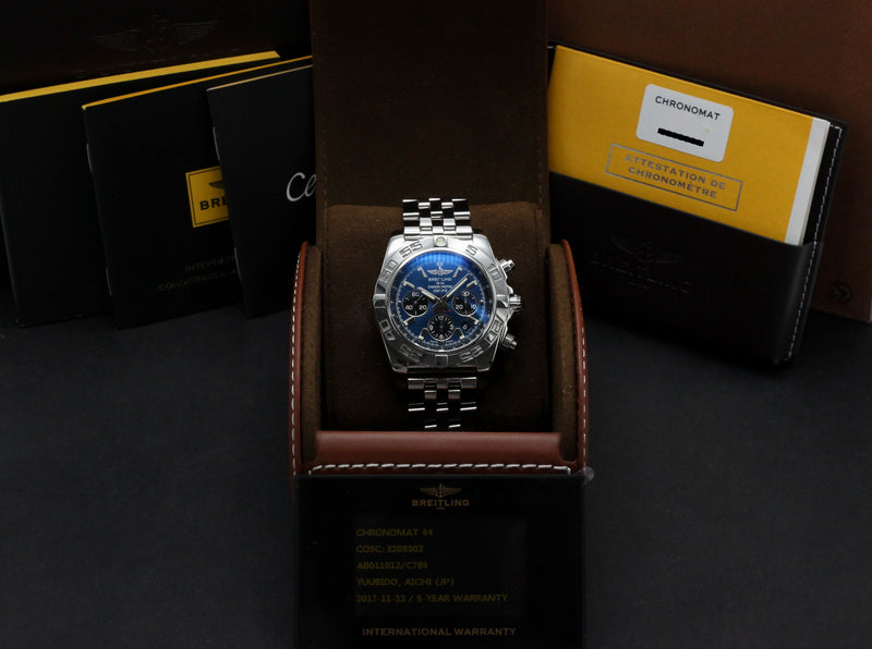 Breitling Chronomat AB0110 - Breitling horloge - Breitling kopen - Breitling heren horloge - Trophies Watches